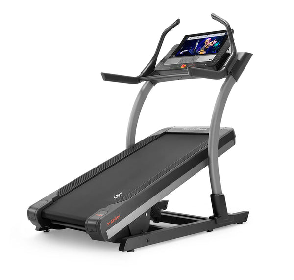Commercial X22i Incline Trainer