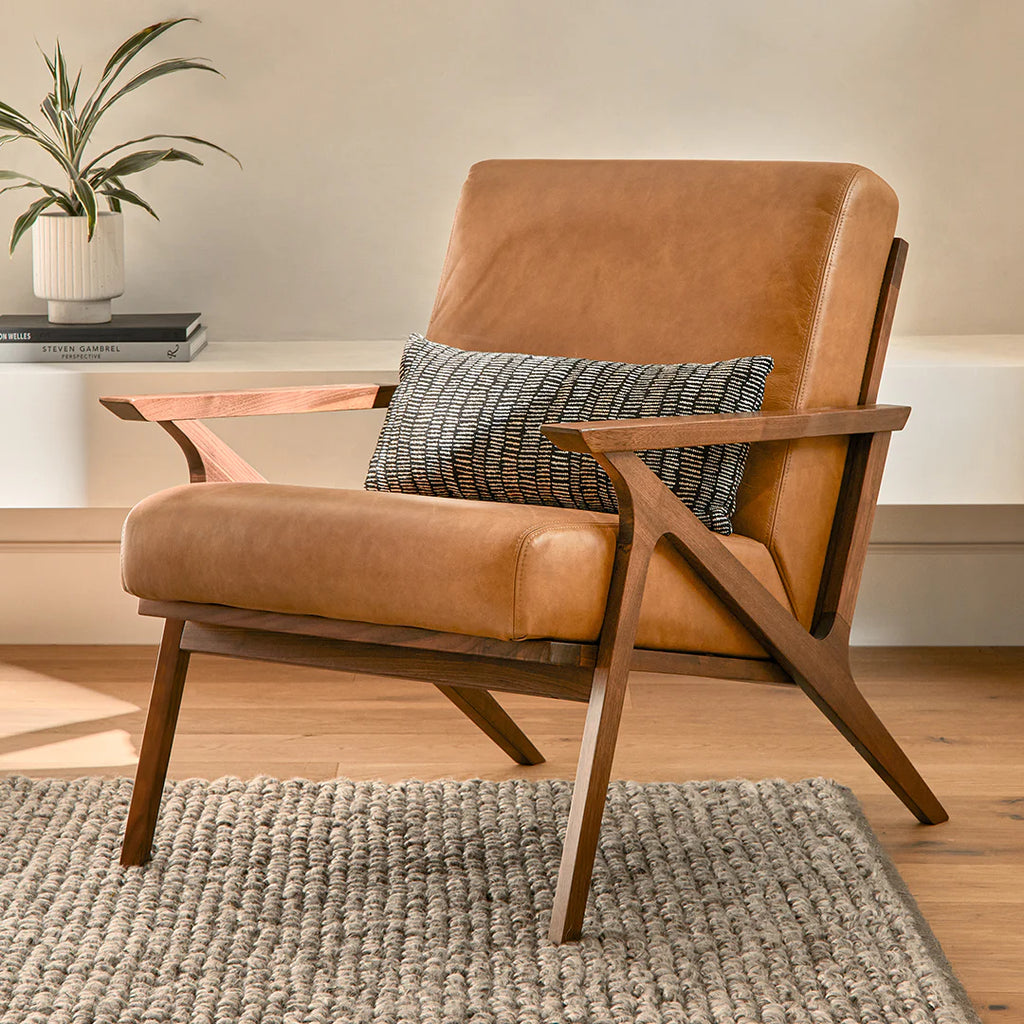 Otio Toscana Tan Walnut Lounge Chair