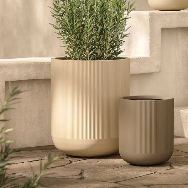 Veya Large Indoor/Outdoor Planter – Limestone Cream