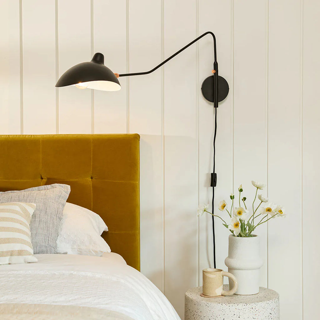 Lepa Black Sconce Lamp