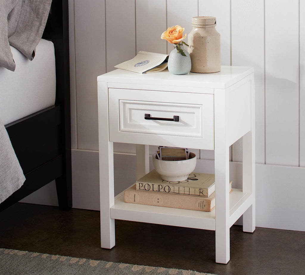 Sussex 18" Nightstand White